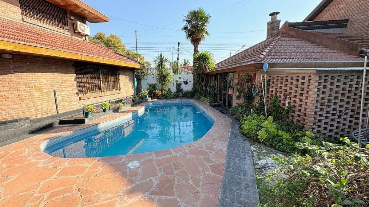Venta casa 4 dormitorios Martinez Permuta 2