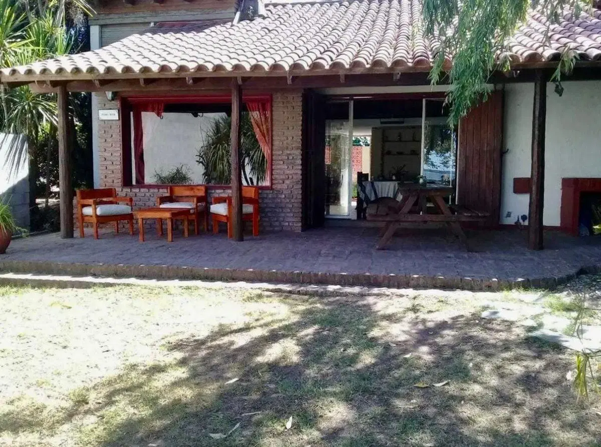 CASA FRENTE A LAGUNA CHASCOMUS 4