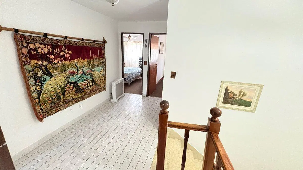Venta casa 4 dormitorios con patio en Olivos 4