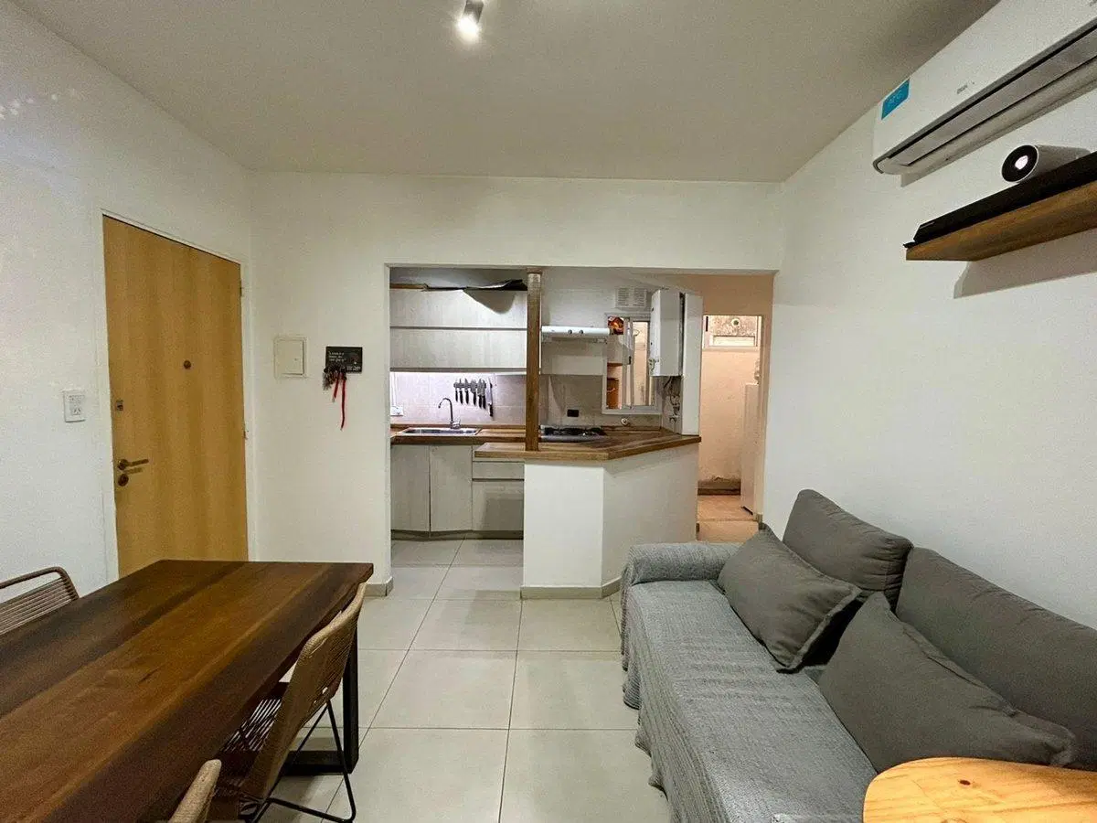 DEPARTAMENTO 2 AMB C/PATIO PB- EXCELENTE UBICACION 3