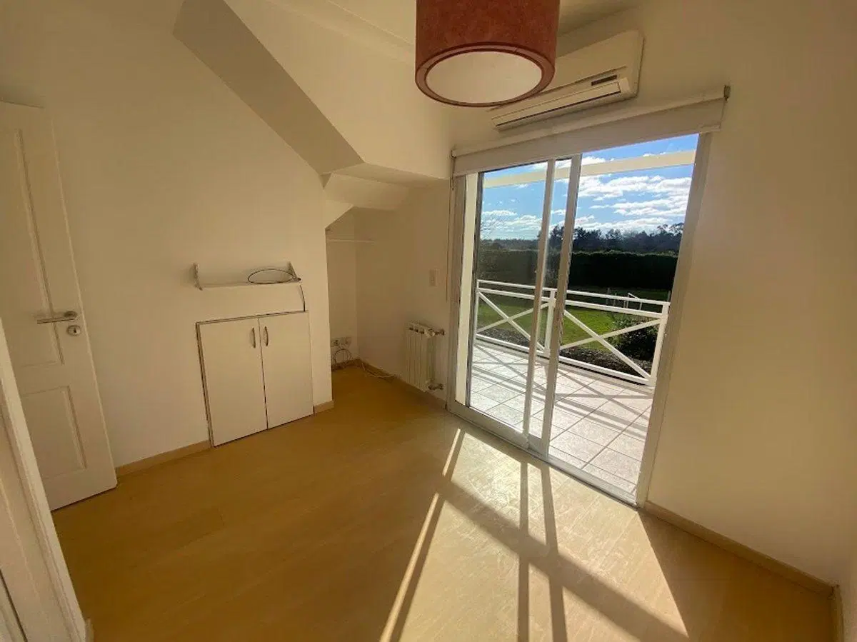VENTA 4 AMBIENTES C/JARDIN - COCHERA APTO CREDITO 5