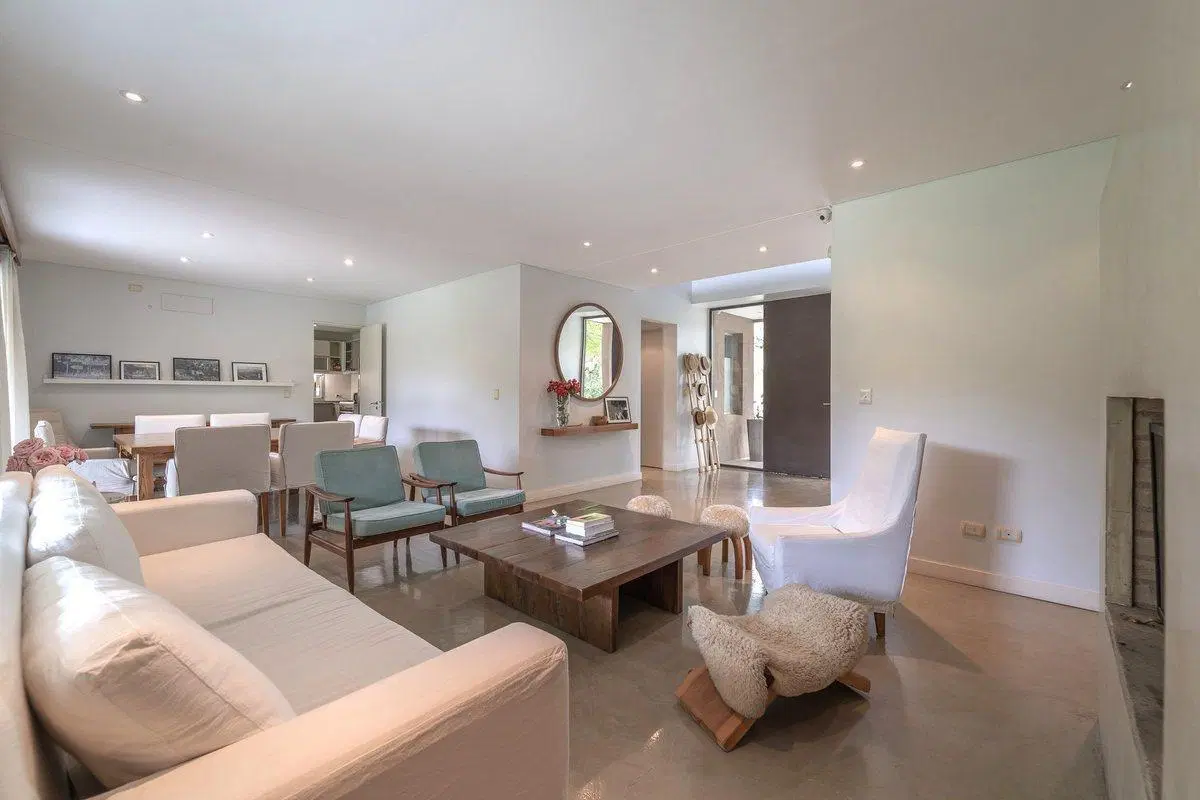 Venta Casa Barrio Los Laureles, Pilar 4