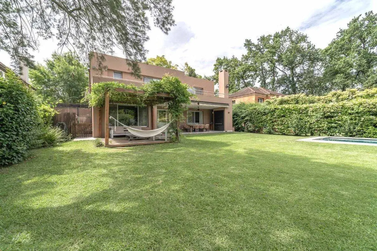 Venta Casa Barrio Los Laureles, Pilar 3