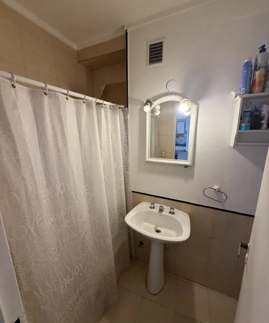 Venta-Monoambiente  Recoleta, balcón vista abierta 3