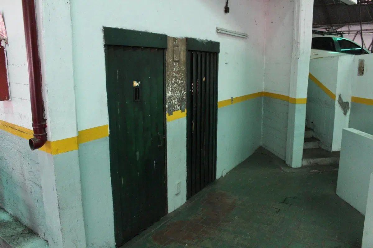 VENTA Cochera Fija y Cubierta en Balvanera 5