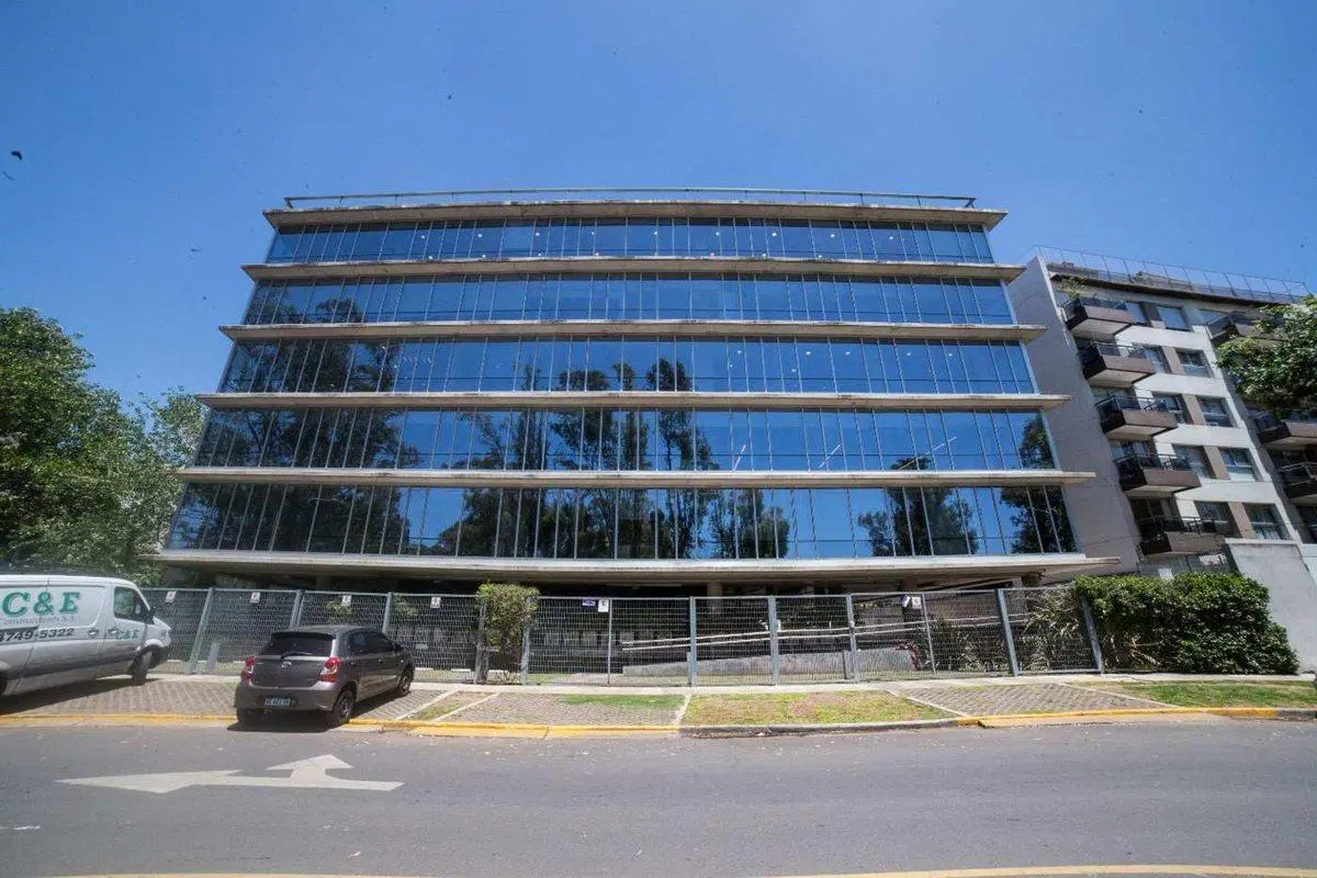 OFICINAS 960 m2 PLANTA LIBRE   OLIVOS 18 cocheras 3