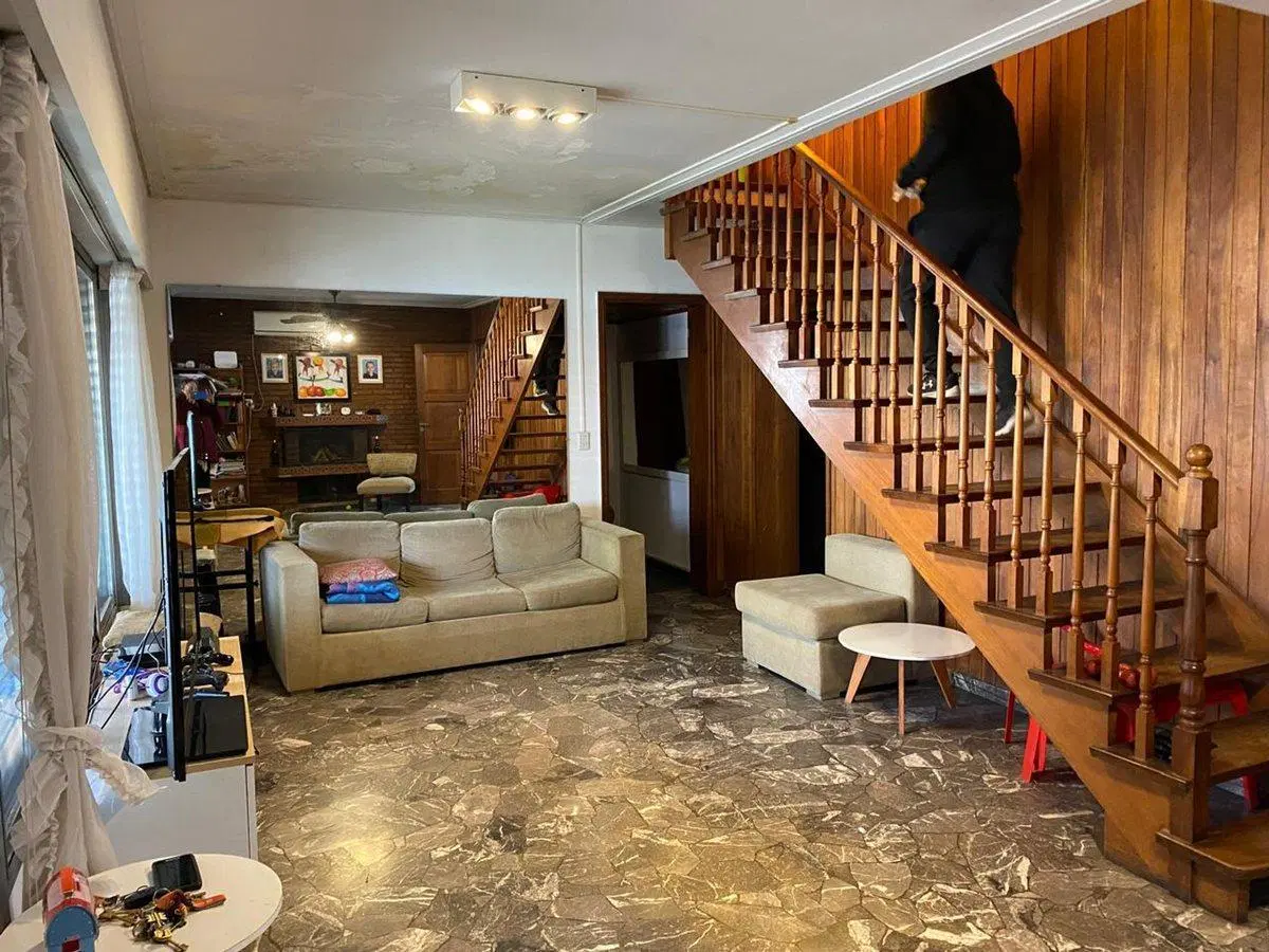 MARTINEZ, CASA 6 AMB CON PILETA A REFACCIONAR 5