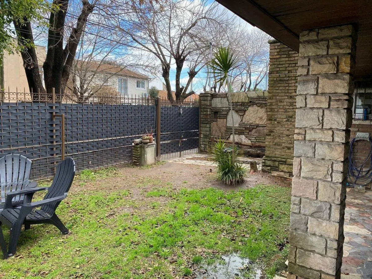 MARTINEZ, CASA 6 AMB CON PILETA A REFACCIONAR 4