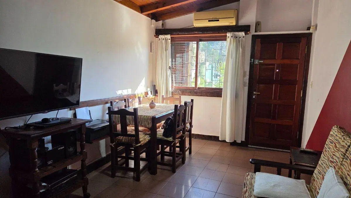 CASA CON LOTE PROPIO EN 3 DE FEBRERO 5