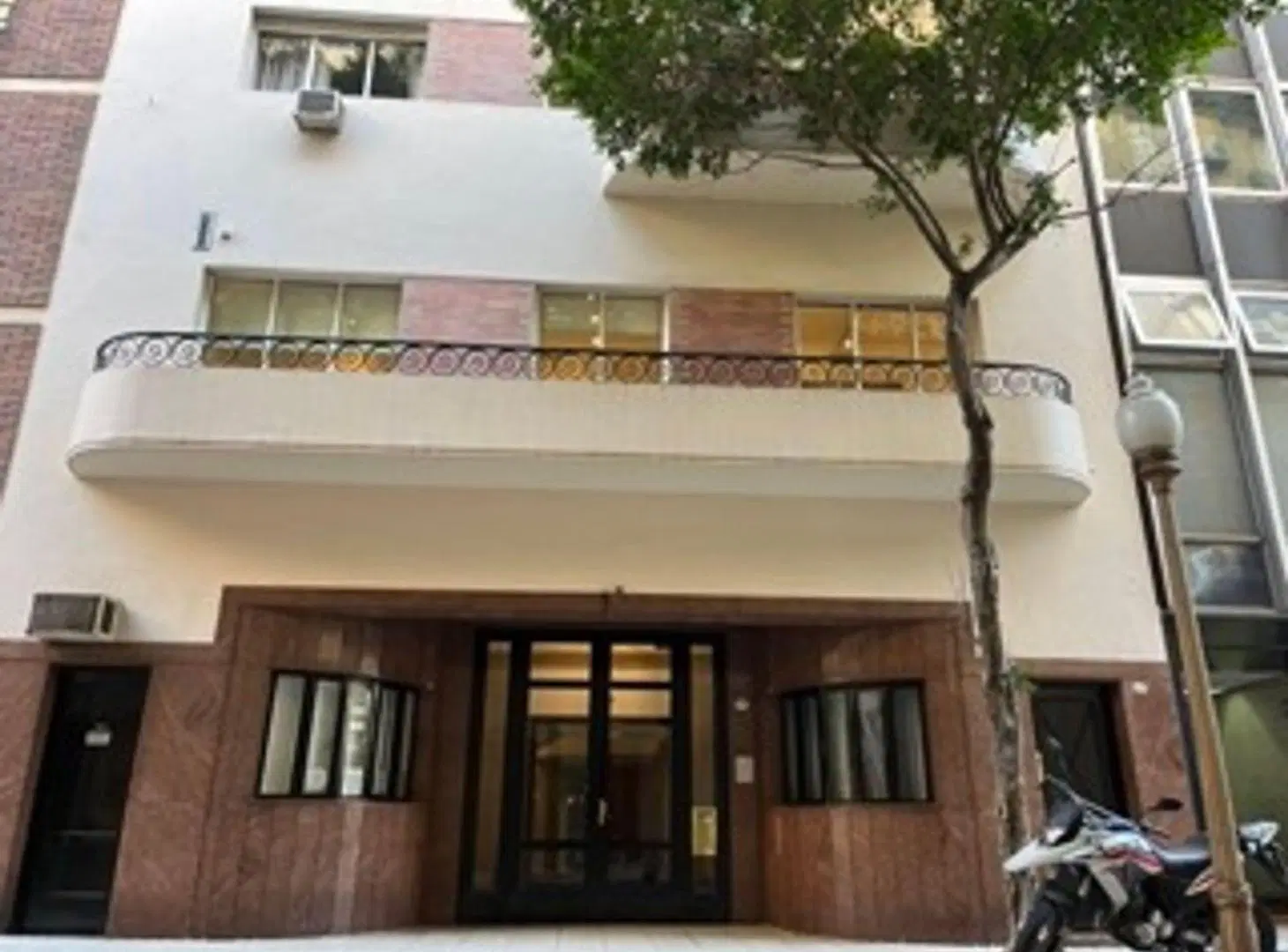 OFICINAS REFACCIONADAS En Sargento Cabral 800 3