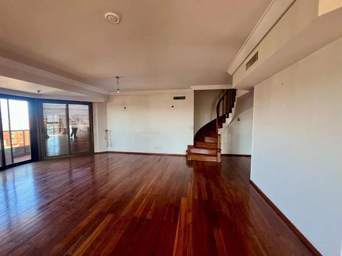 Triplex en Torre Alfaro Vista al Río Acassuso 5
