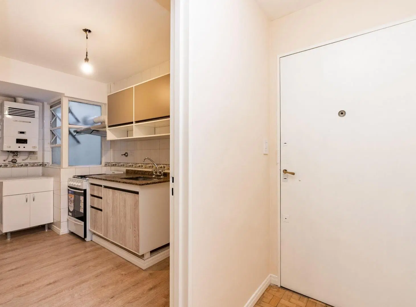 VENTA DEPTO 3 AMB. MODERNIZADO, COCHERA COLEGIALES 5