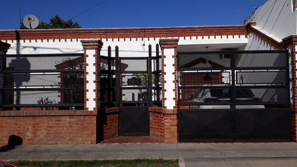 Venta Casa 3 Amb, c/Jardín en R.Escalada, Lanus