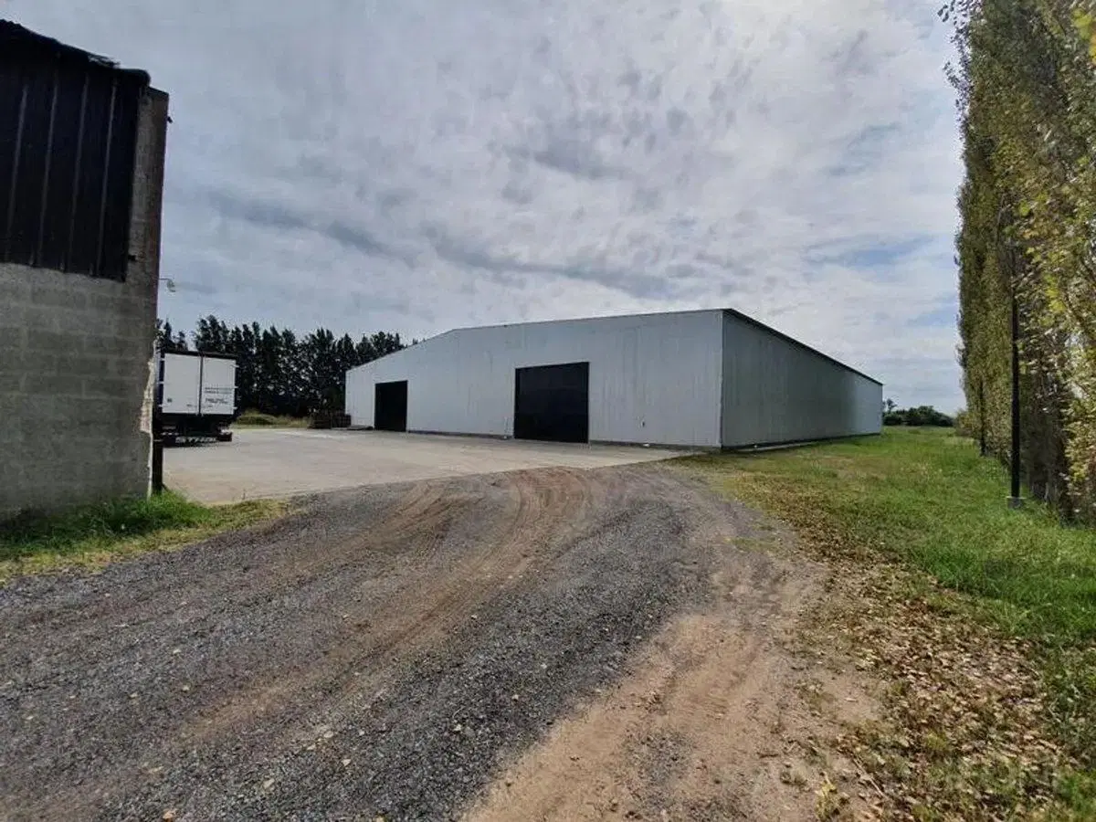 Venta Nave Industrial, Mercedes 2