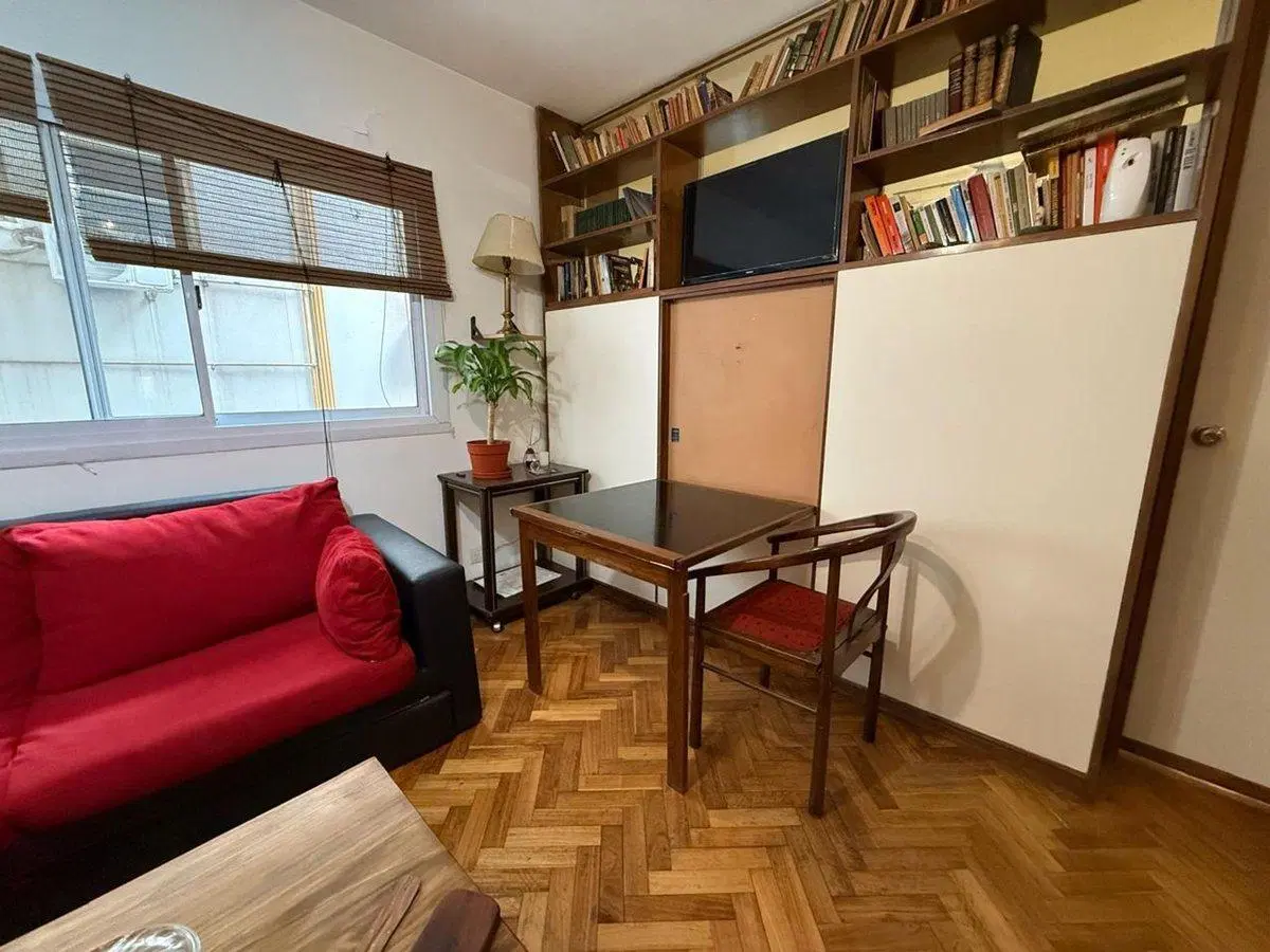 VENTA DE MONOAMBIENTE DIVIDIDO EN 2 AMB. RECOLETA 3