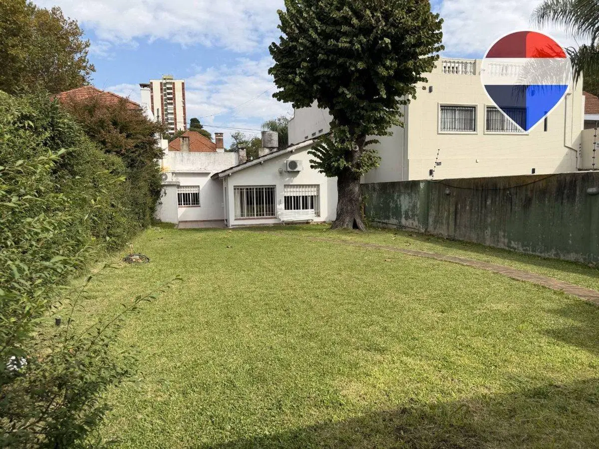 VENTA CASA 4 AMB. JARDIN/QUINCHO VICENTE LOPEZ 2