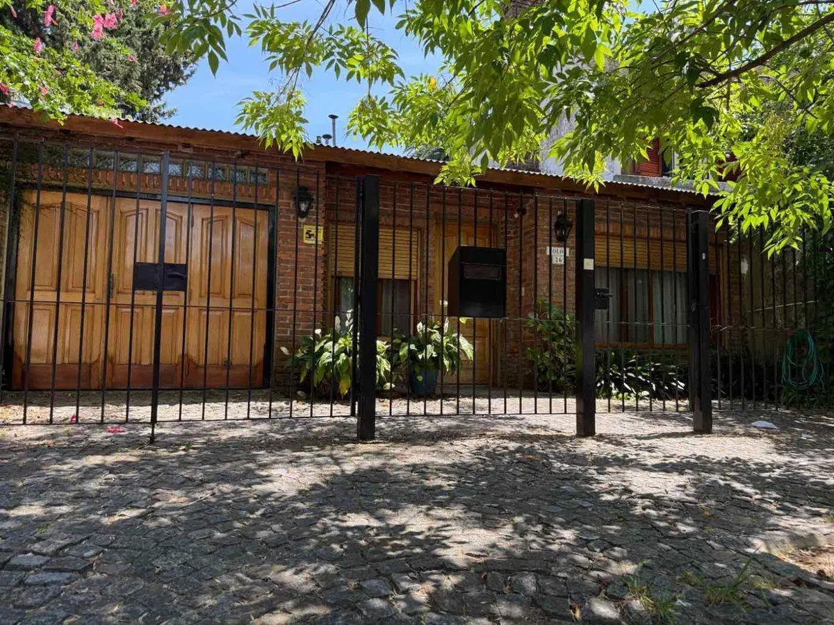 Casa de una planta con altillo y jardín Martinez 5