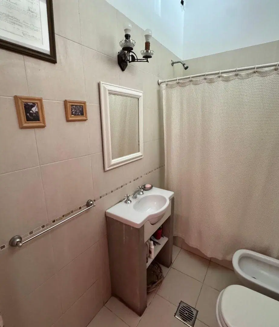 Venta CASA 6 ambientes con TERRAZA en CHACARITA 5