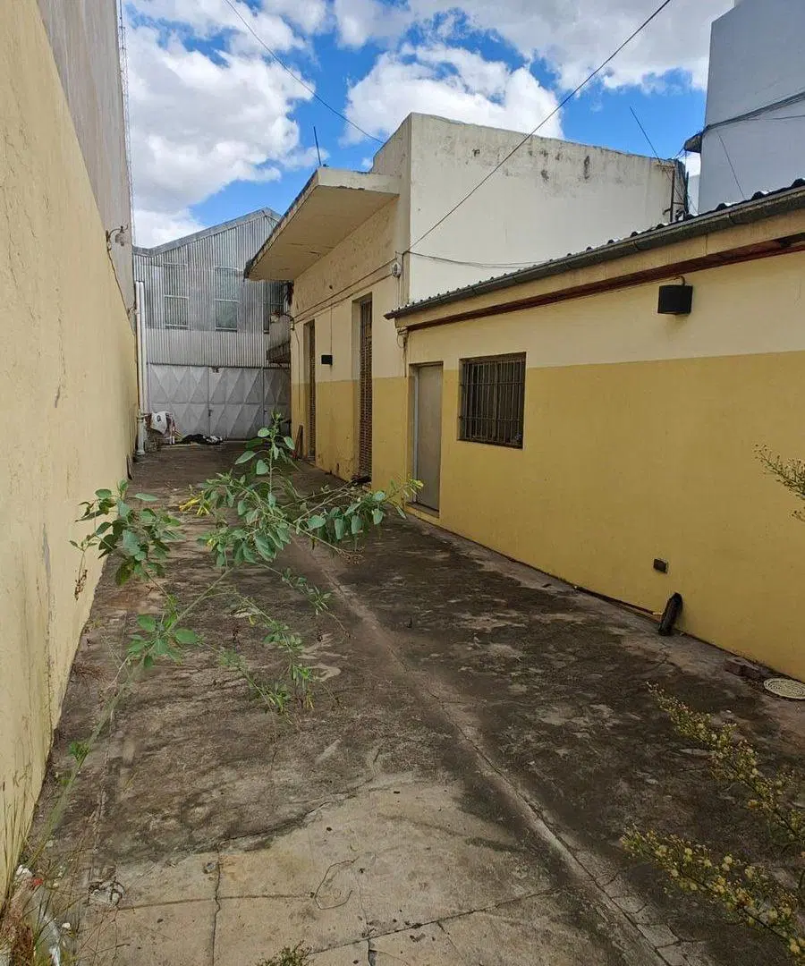Venta Galpon en Parque Chacabuco 3