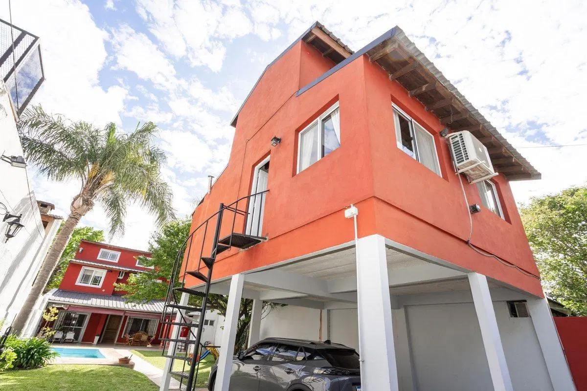 CASA EN VENTA CON PILETA MAS DEPARTAMENTO BECCAR 2