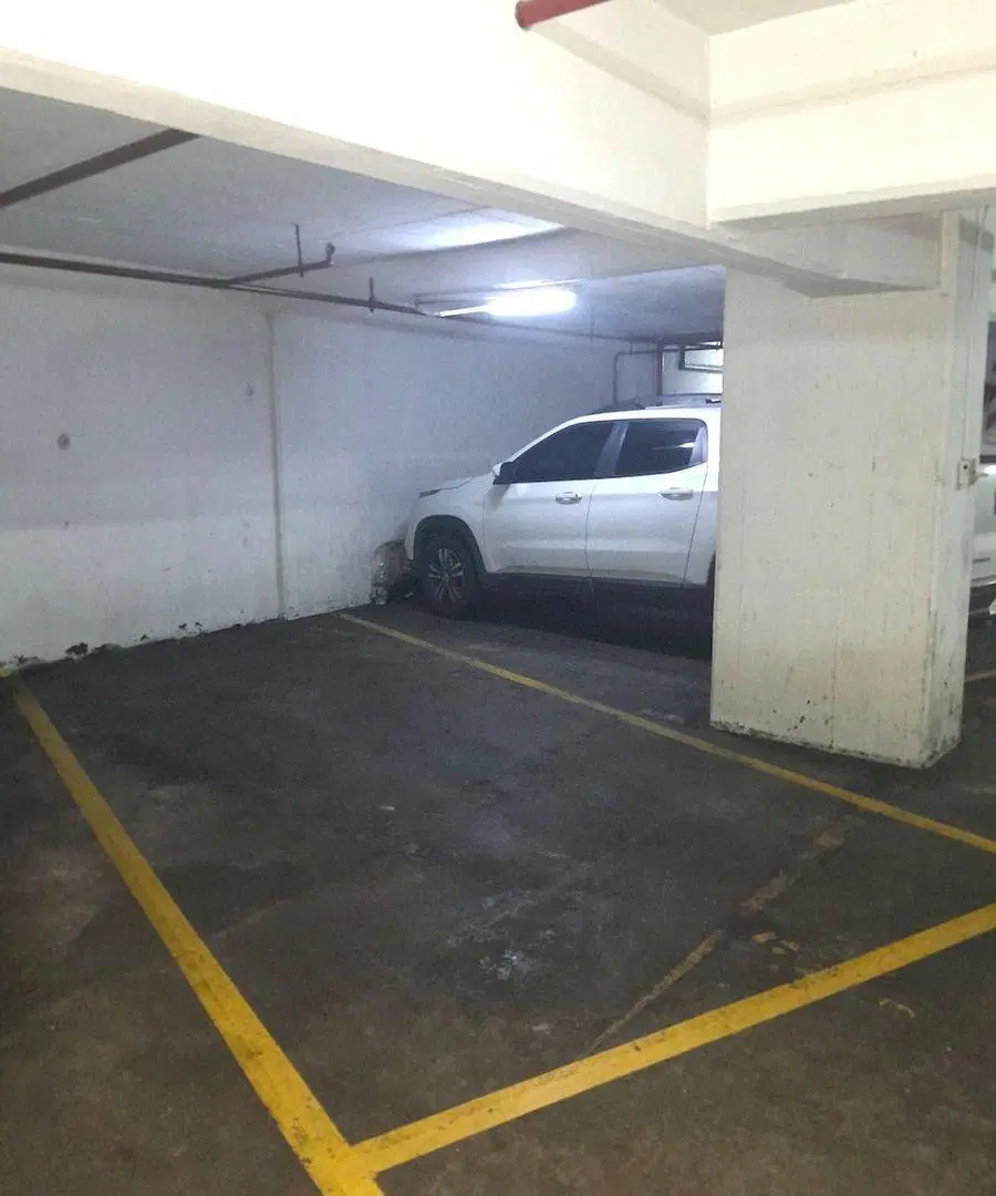Venta cochera cubierta Barrio Norte 4
