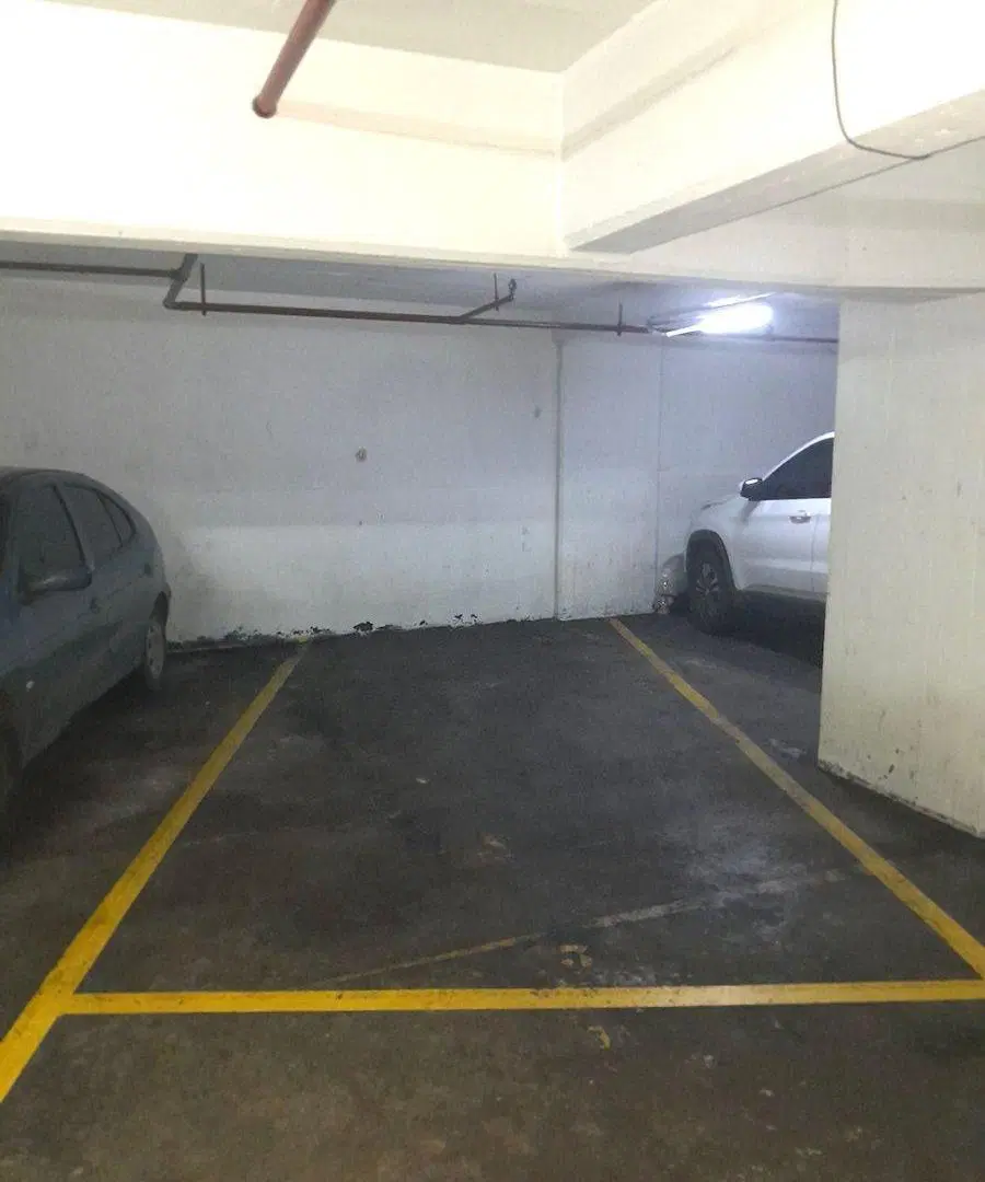 Venta cochera cubierta Barrio Norte 2