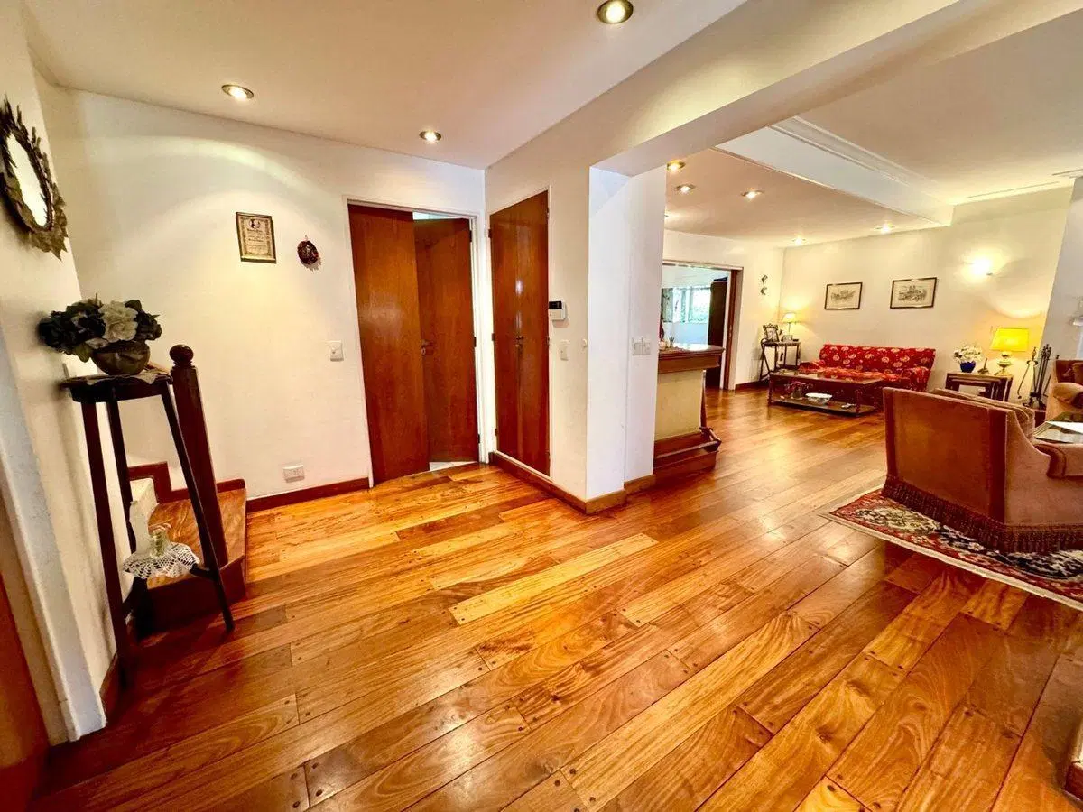 Casa de 5 ambientes en San Isidro con pileta 5