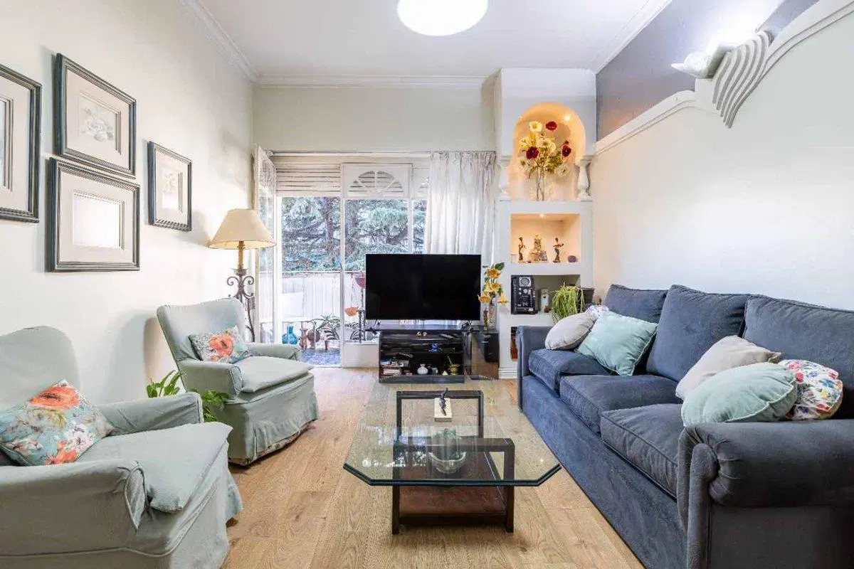 VENTA SEMIPISO 4 AMB  COCHERA EXCELENTE UBICACION 4