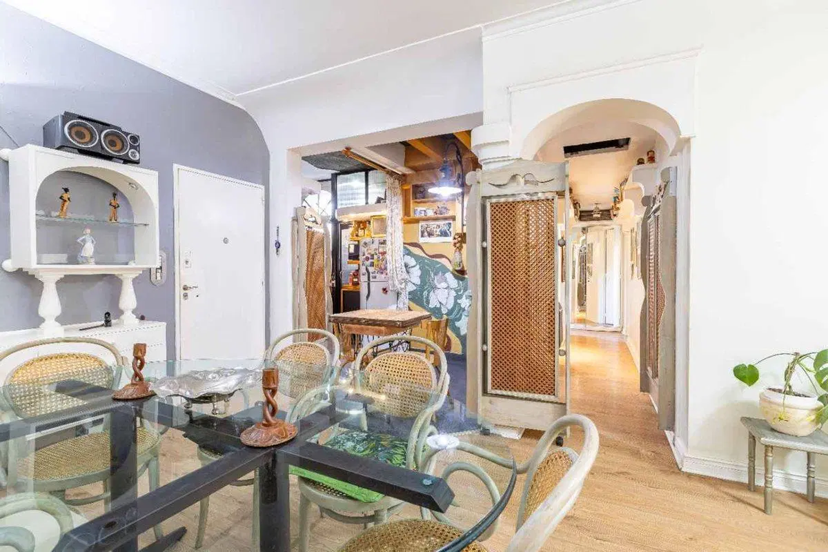 VENTA SEMIPISO 4 AMB  COCHERA EXCELENTE UBICACION 5