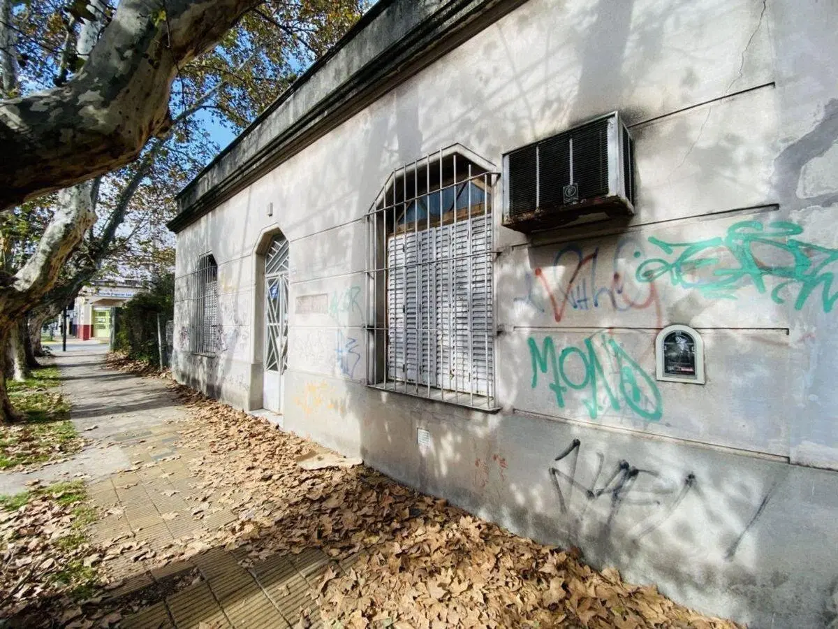 Venta lote en Esquina Caseros 5