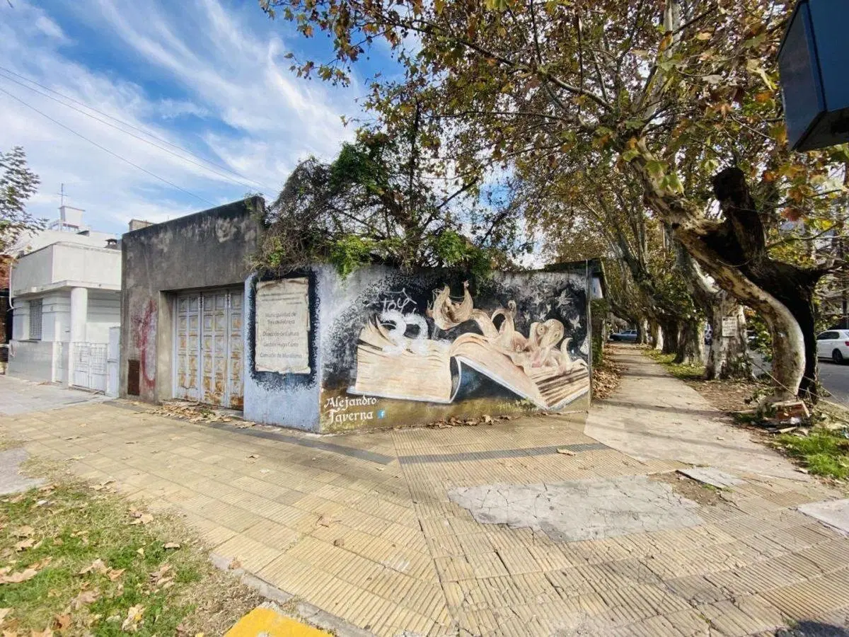 Venta lote en Esquina Caseros 2