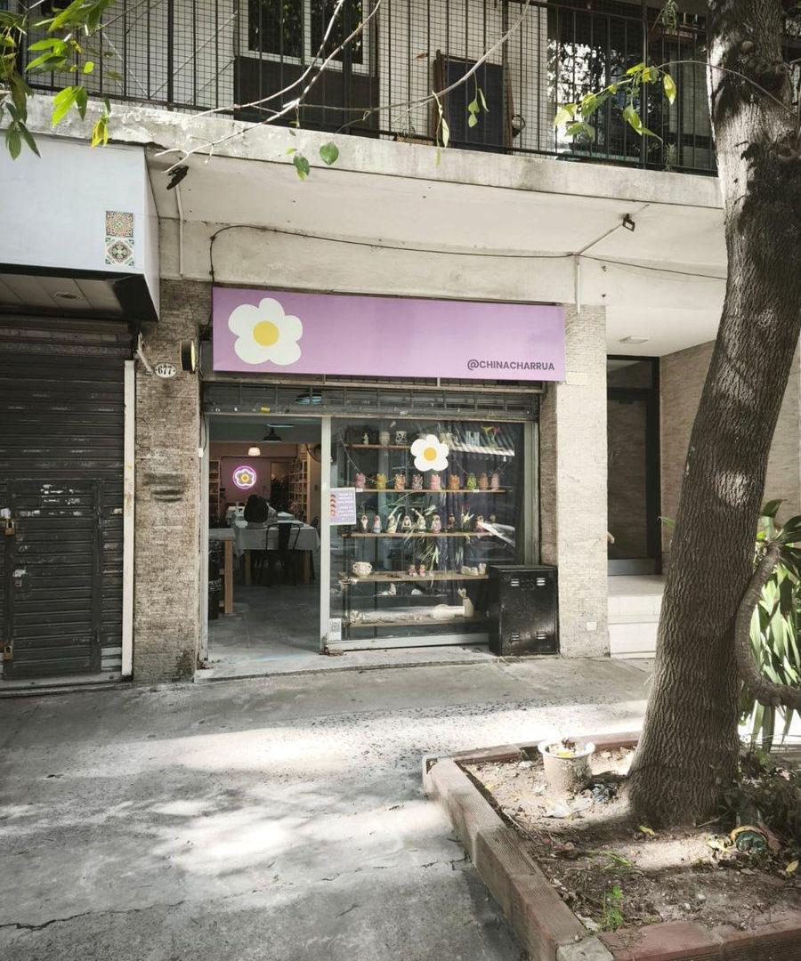 Local a la calle con vidriera | 70 m² | V. Crespo