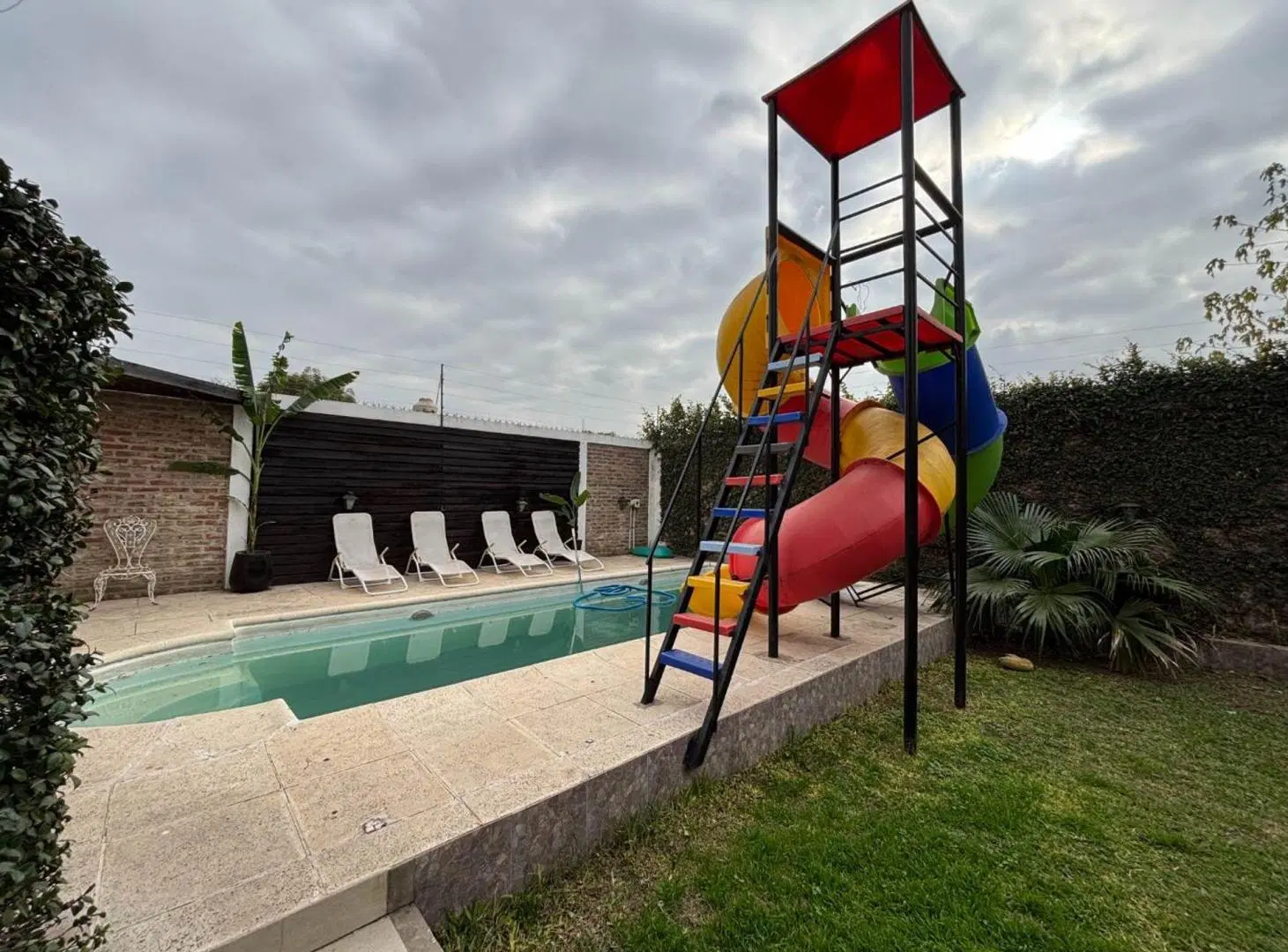 VENTA CASA 6 AMB - JARDIN Y PILETA 4