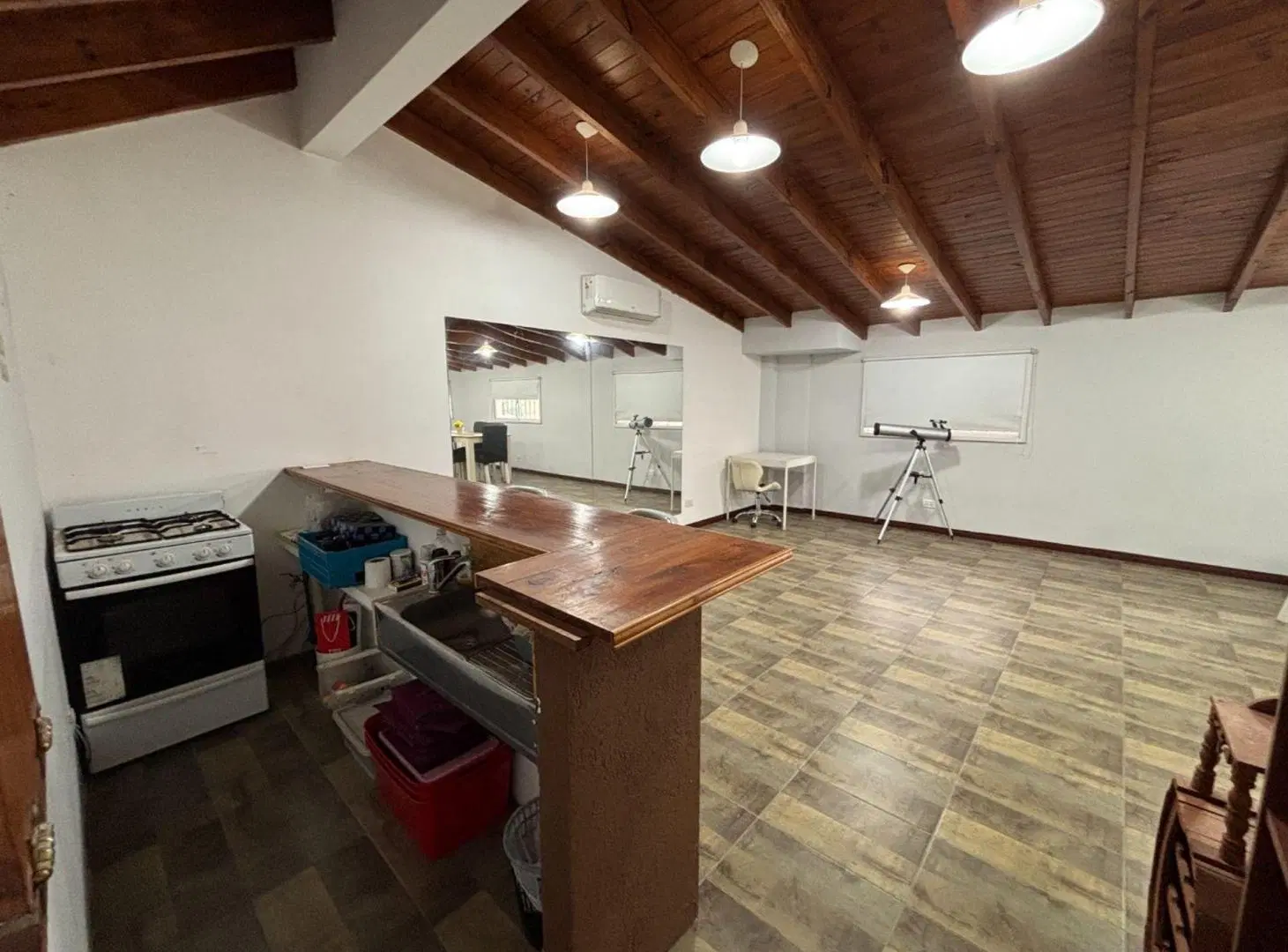 VENTA CASA 6 AMB - JARDIN Y PILETA 3