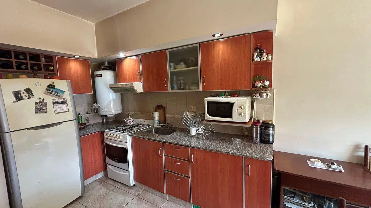 VENTA DEPTO 2 AMBIENTES CON BALCON - MONTE CASTRO 2