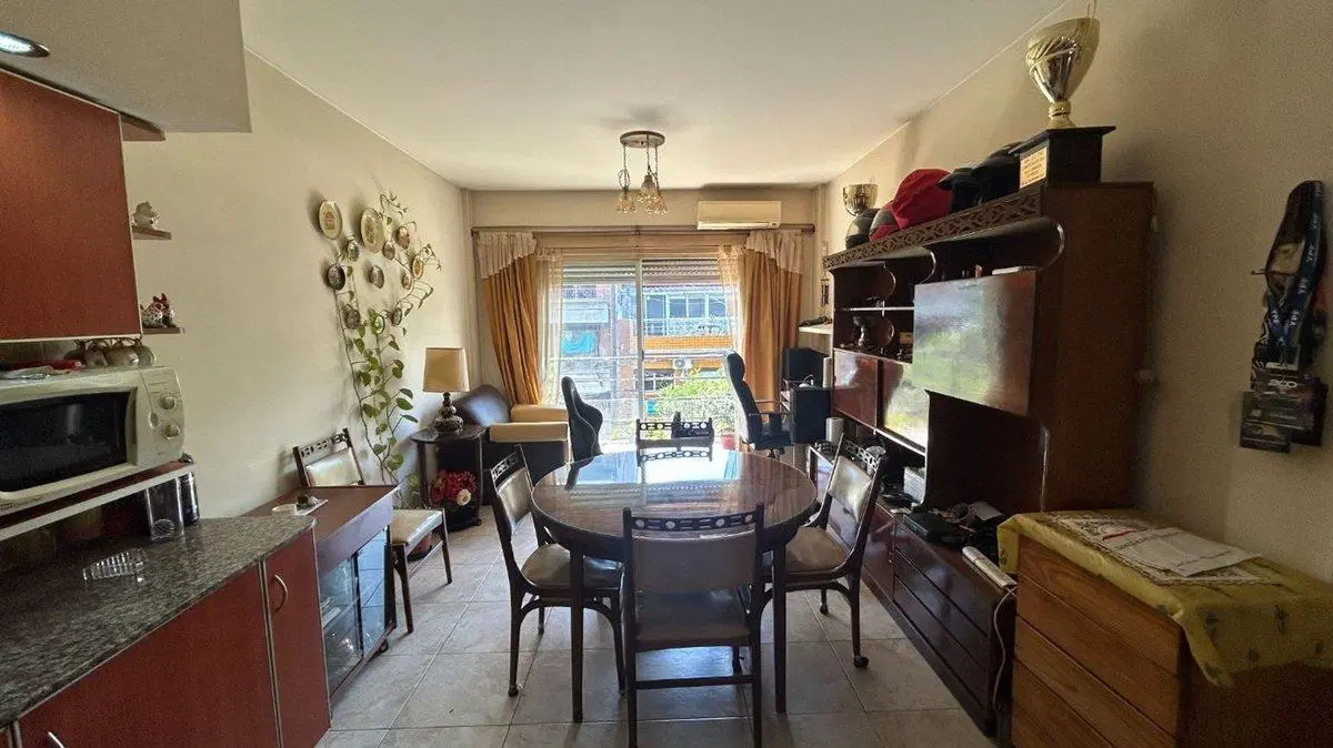 VENTA DEPTO 2 AMBIENTES CON BALCON - MONTE CASTRO 5