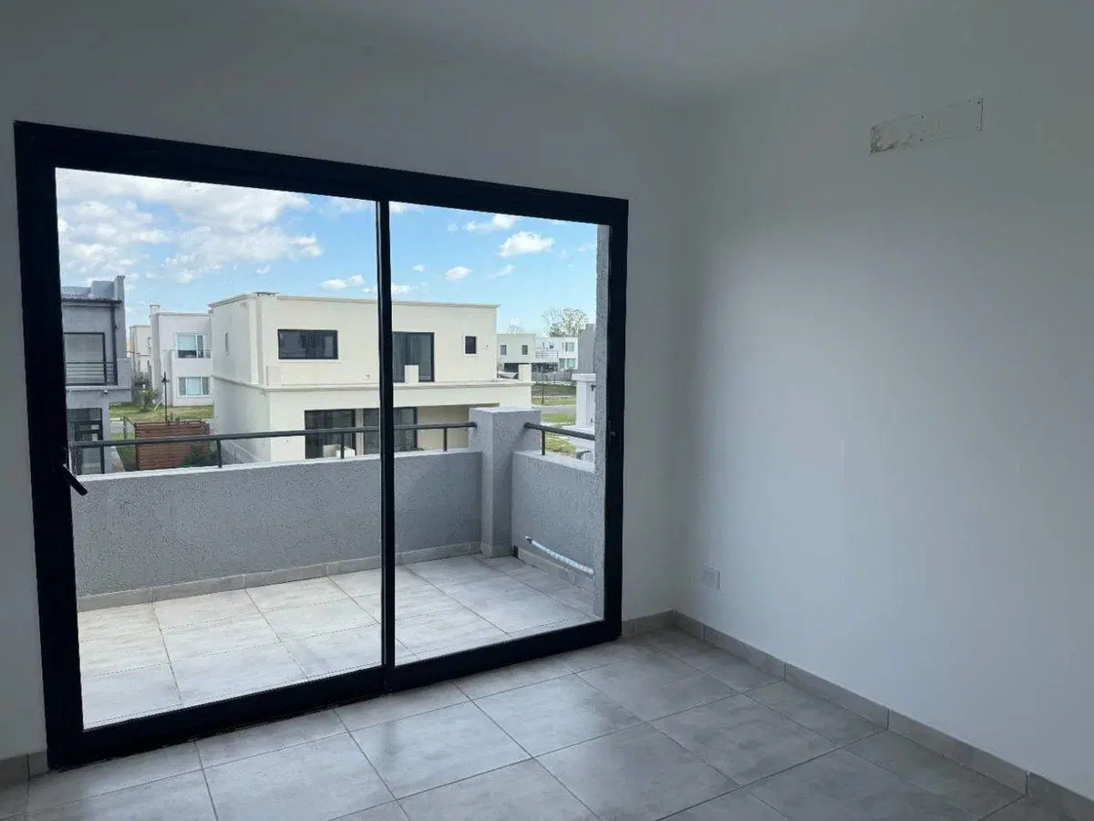 CASA A ESTRENAR  + AMARRAS en VILA MARINA II 5