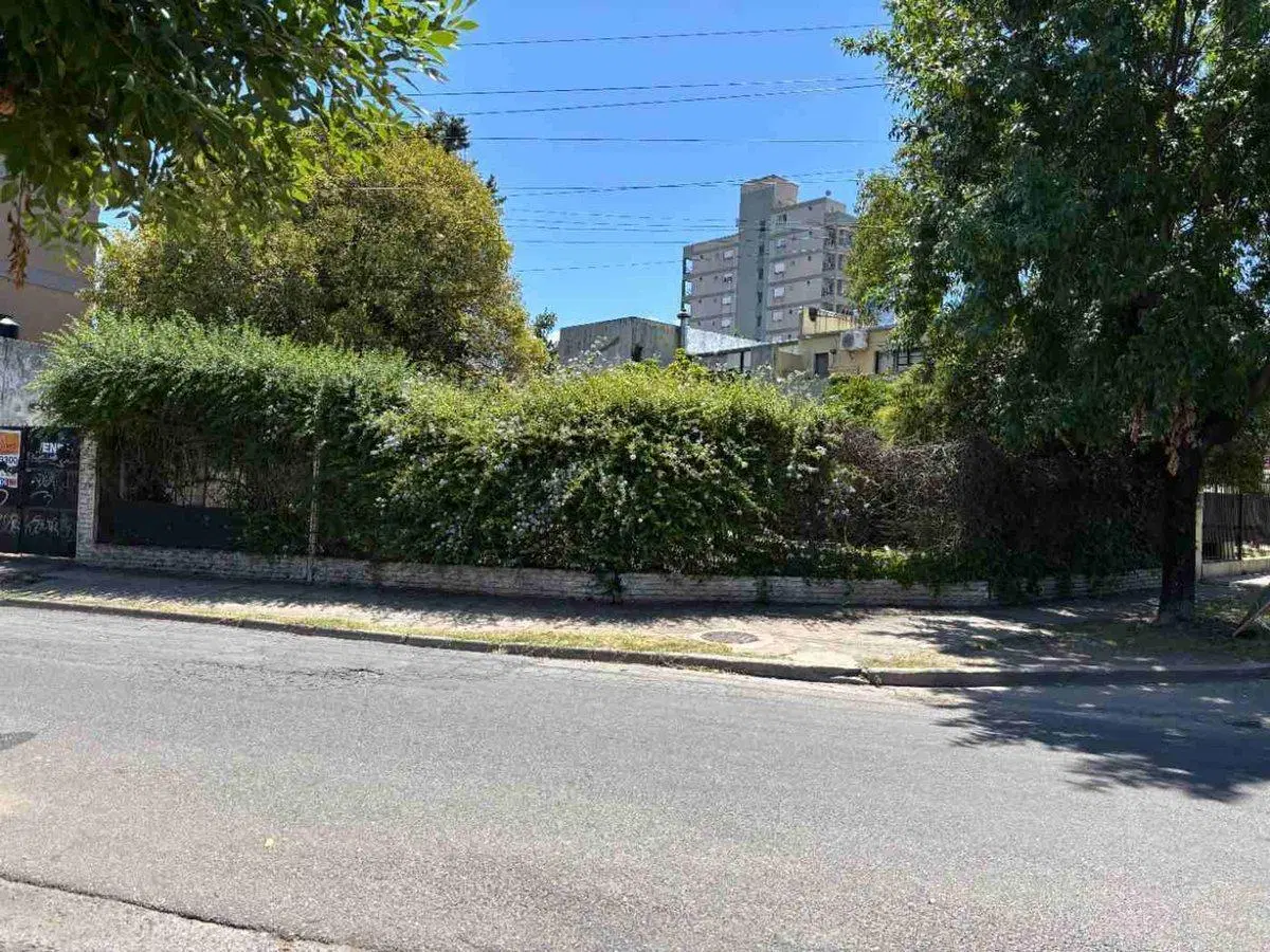 VENTA LOTE EN ESQUINA -PILAR CENTRO -ZONA UCA 4