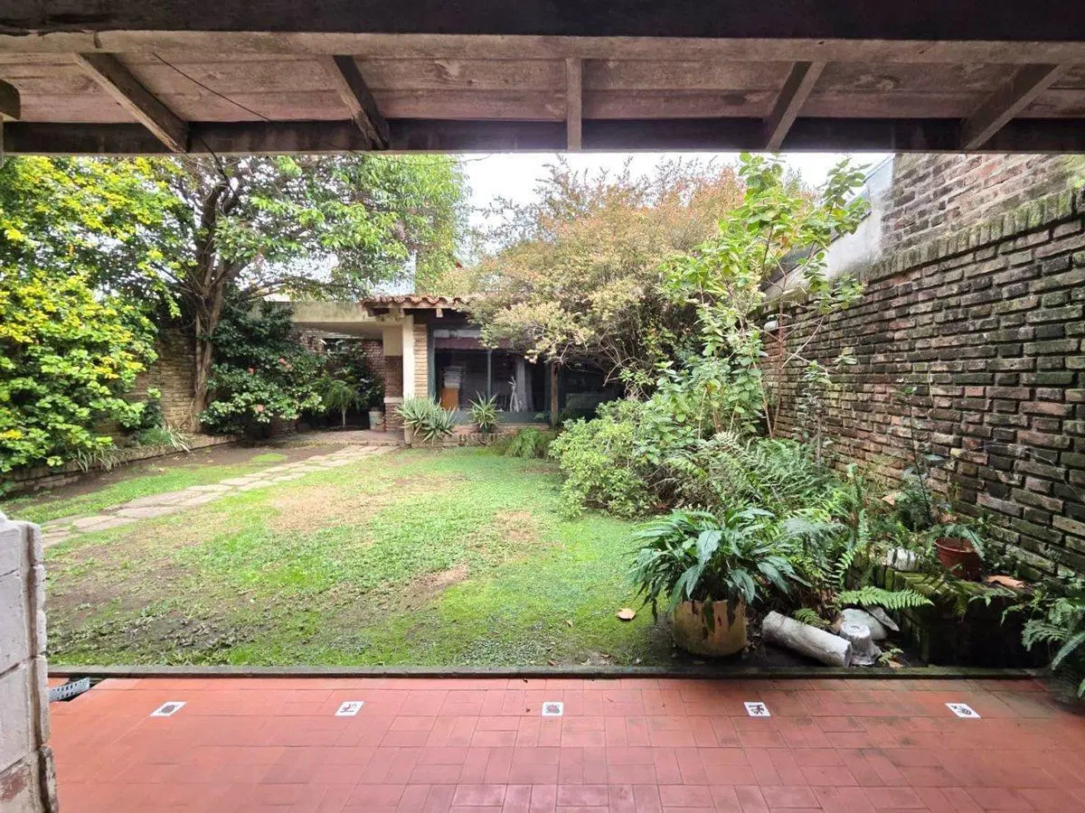 CASA 4 DORMITORIOS CON JARDIN Y COCHERA EN OLIVOS 4