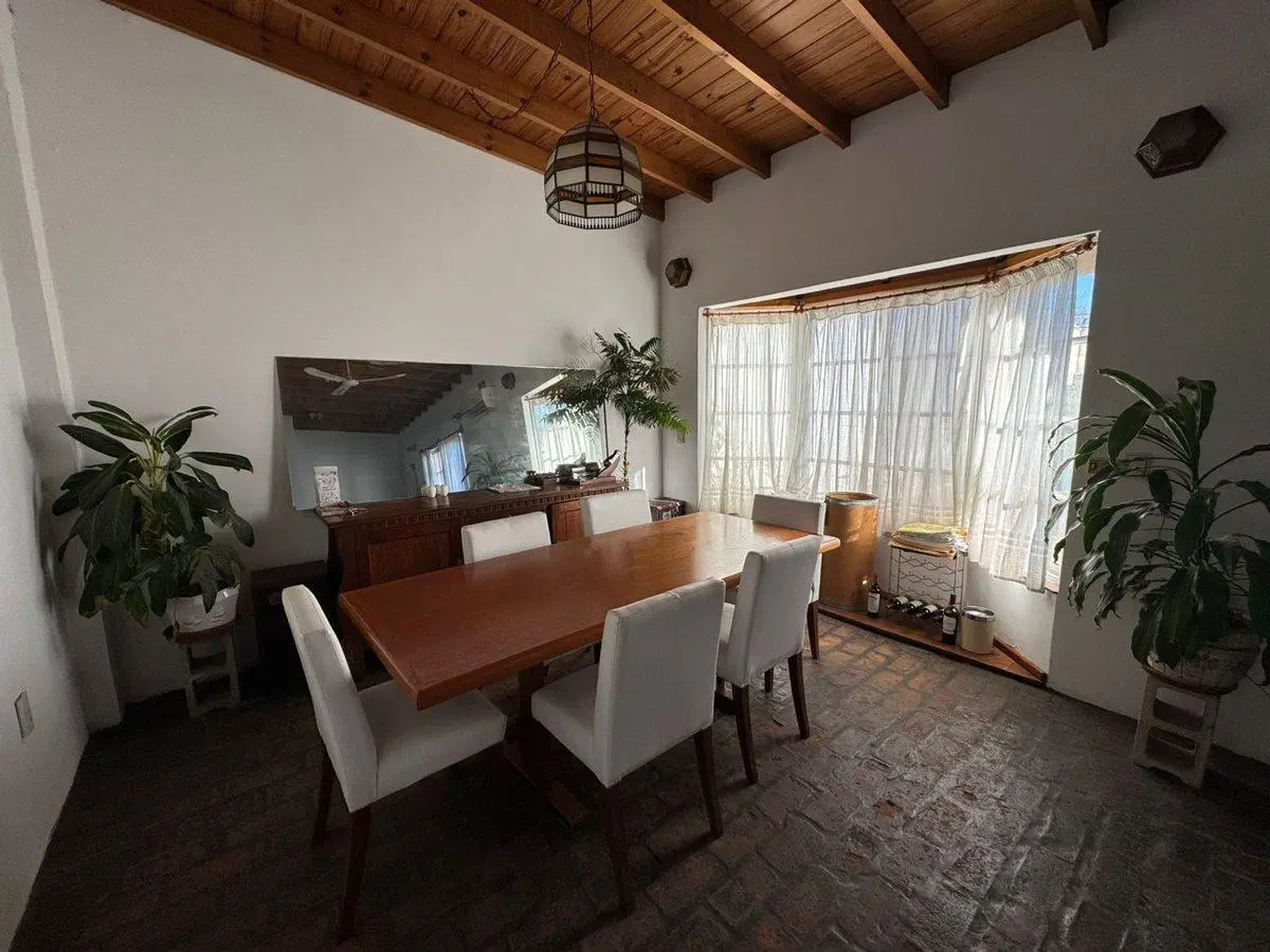 Vivienda en PA con 3 dormitorios + depósito en PB. 2