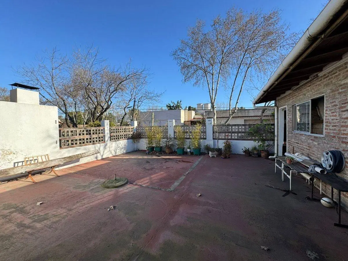 Vivienda en PA con 3 dormitorios + depósito en PB. 3