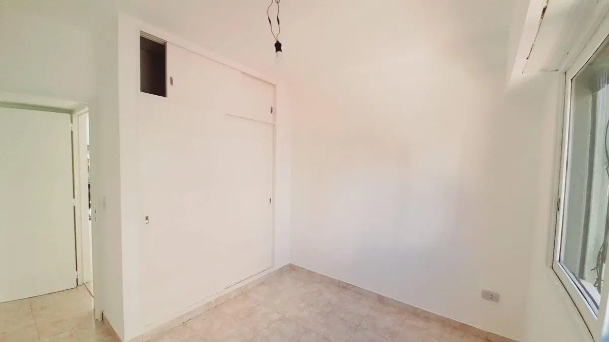 VENTA DEPTO 4 AMB MAS DEPENDENCIA Y COCHERA OLIVOS 3