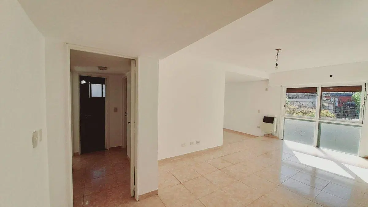 VENTA DEPTO 4 AMB MAS DEPENDENCIA Y COCHERA OLIVOS 5