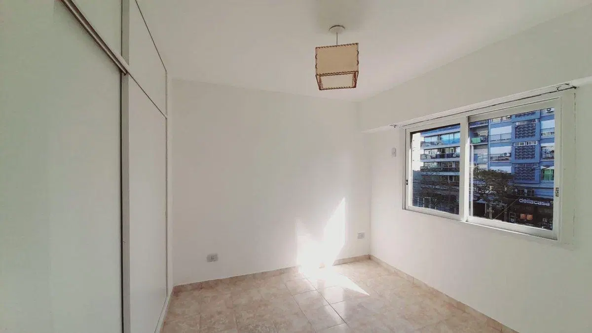 VENTA DEPTO 4 AMB MAS DEPENDENCIA Y COCHERA OLIVOS 4