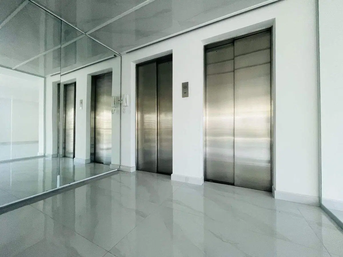 Alquiler Oficinas con vista abierta en Retiro 2