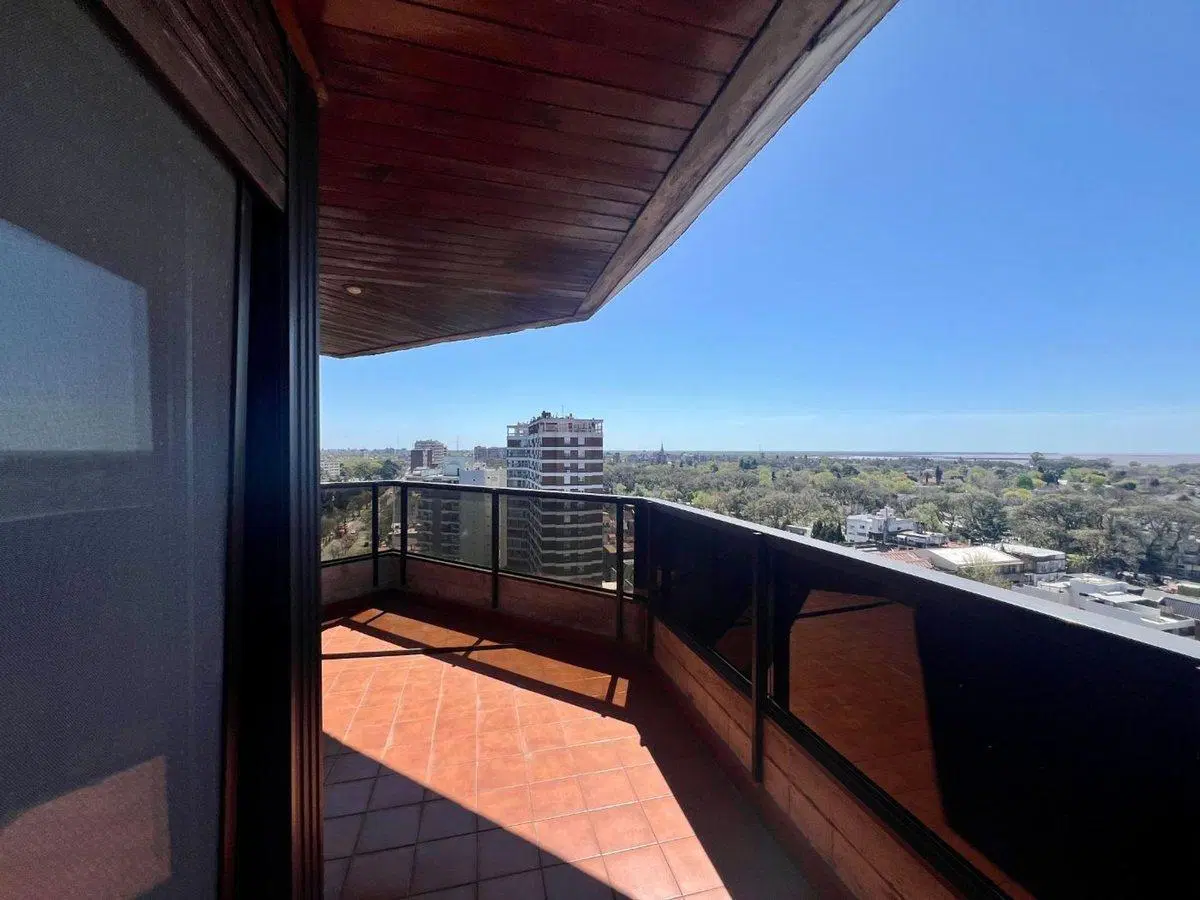 Triplex en Torre Alfaro Vista al Río Acassuso 5