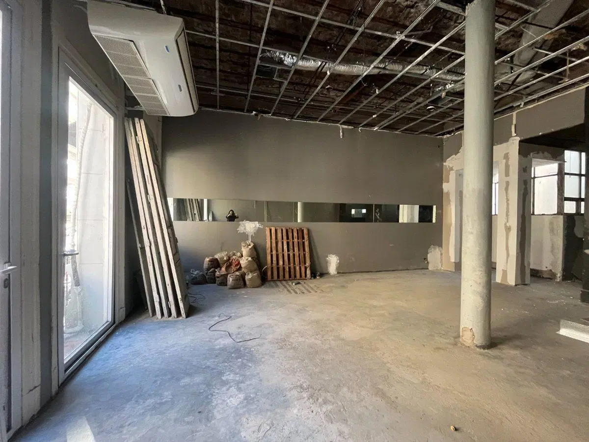 Alquiler Comercial en Montevideo y Av, Santa Fe 5