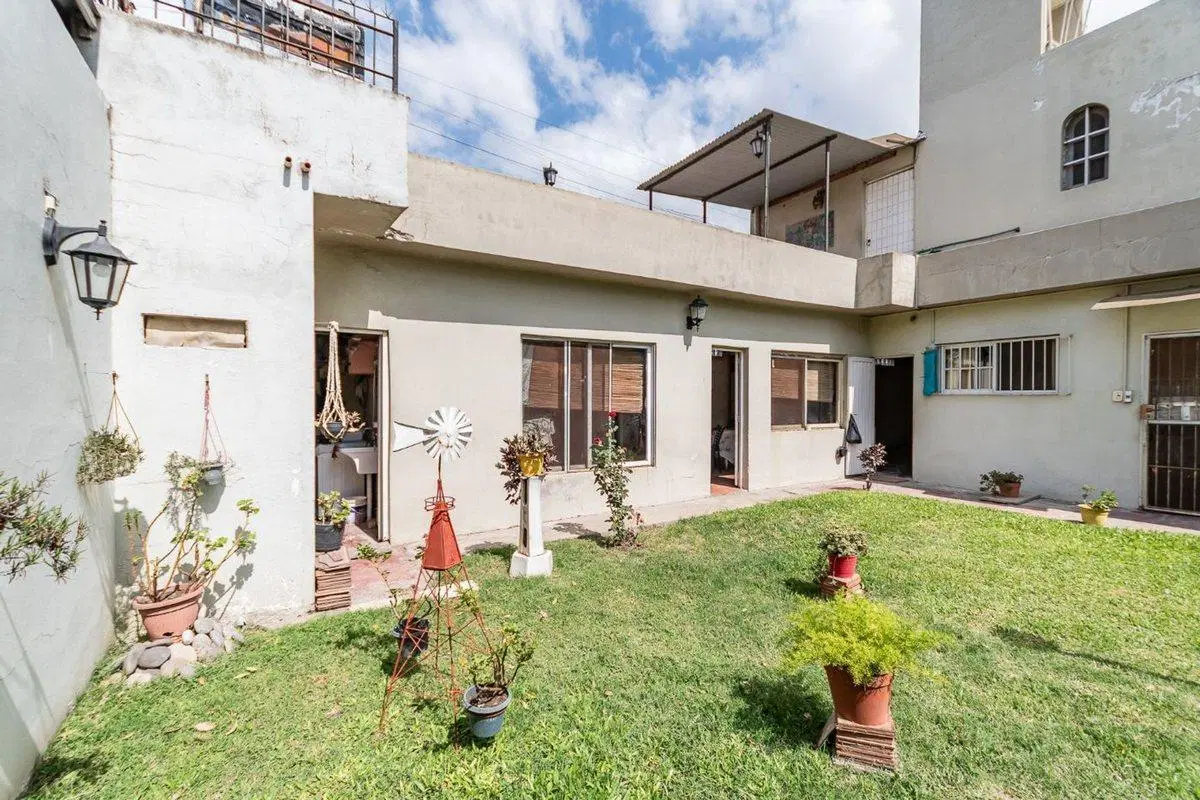 CASA CON JARDIN, TERRAZA Y QUINCHO en Jose C Paz 3