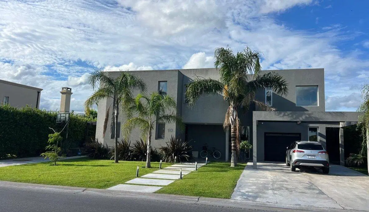 Excelente casa super funcional con 4 dormitorios. 3