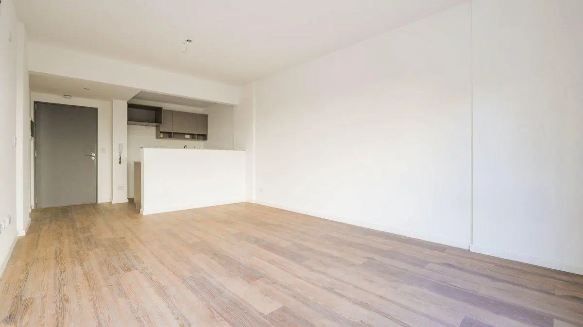 VENTA DEPARTAMENTO  2 AMB C/JARDIN c/RENTA cochera 4